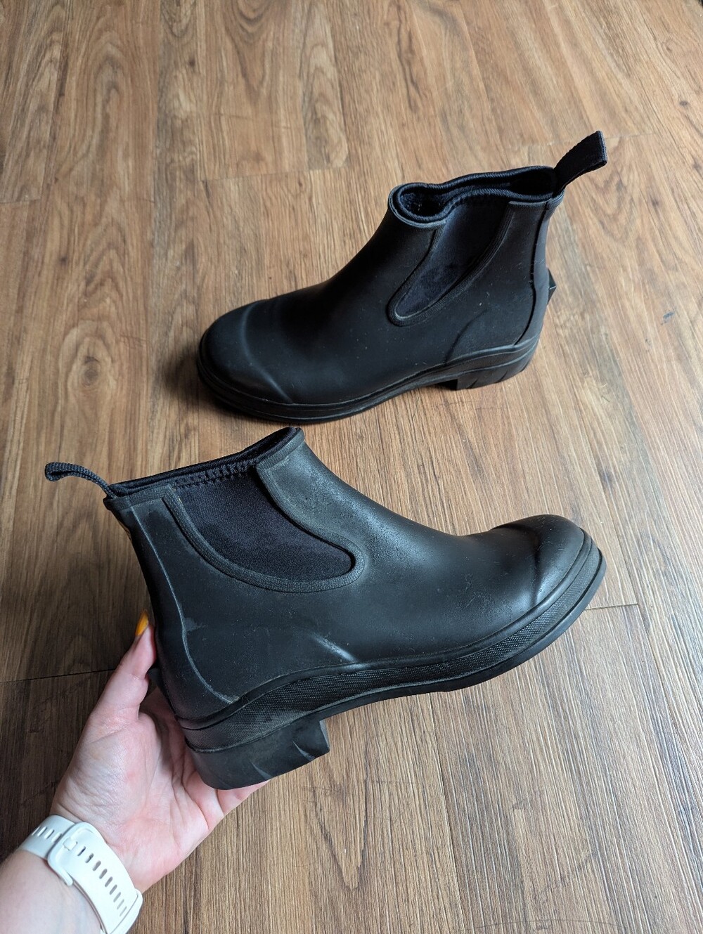 Ariat Women's Waterproof Black Slip-On Chelsea Rain Boots Sz 8.5